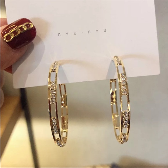 gorgeous Beautiful Yellow Gold Plated Round Hoop Earrings - Picture 6 of 6